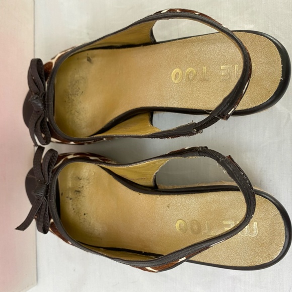 Giraffe "fur" Print Wedge "Janice" by Me Too. Size 5.5 with a 2.5" wedge heel. - Picture 5 of 9